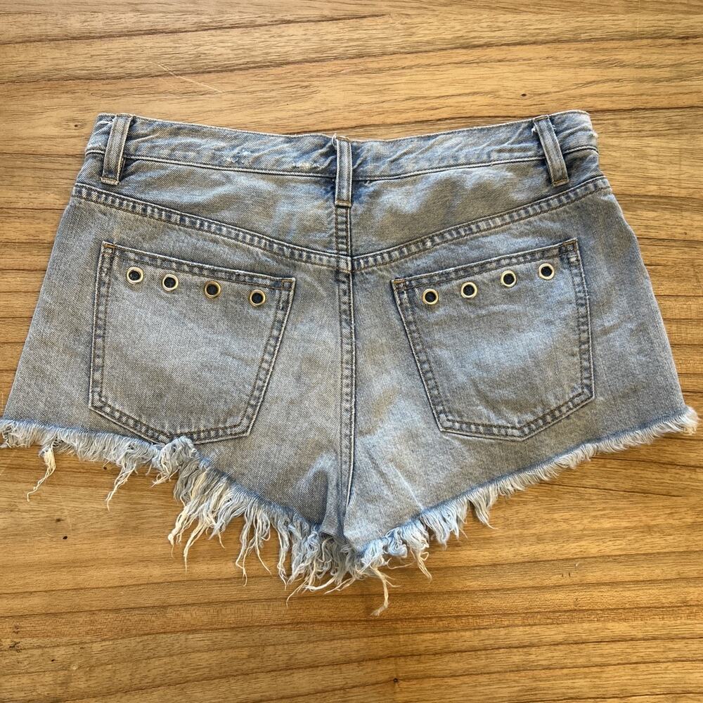 Free People Barcelona Grommet Cutoff Distressed Jean Shorts Button Fly Size 28 - Picture 7 of 9